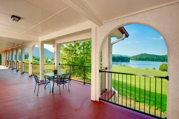 Tennessee Room At Tennessee Riverplace Chattanooga Bagian luar foto